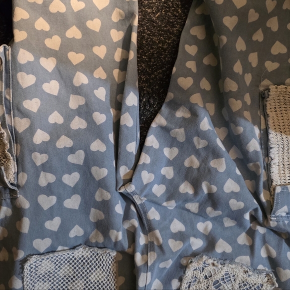 POL Blue and Cream Heart Patterned Jeans - Picture 6 of 7